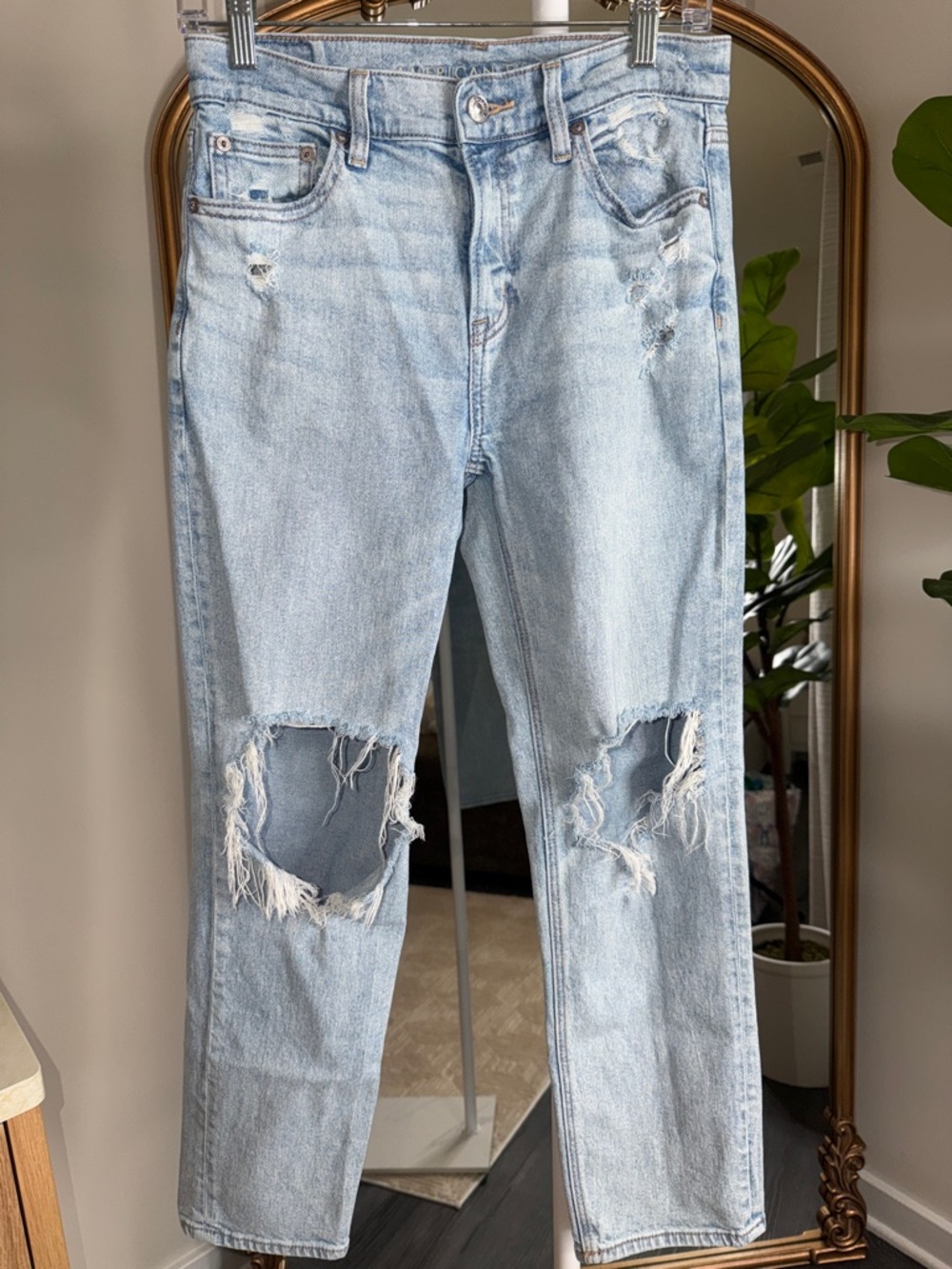 American Eagle Outfitters Light Blue Distressed Straight Leg Jeans